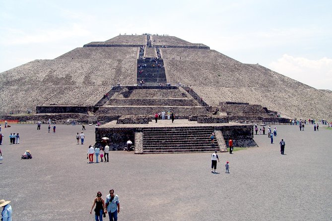 Small Group: Teotihuacan Pyramids and Shrine of Guadalupe with Lunch - Climbing the Pyramids of the Sun and Moon