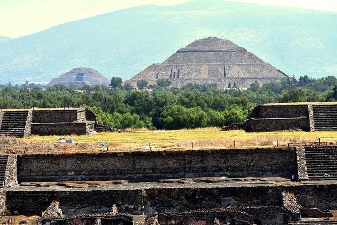 Small Group: Teotihuacan Pyramids and Shrine of Guadalupe with Lunch - Lunch, water, and what to bring