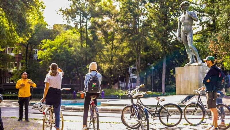 🟢Street Food Bike Tour Mexico City🟢 - Riding through Roma’s streets and public spaces