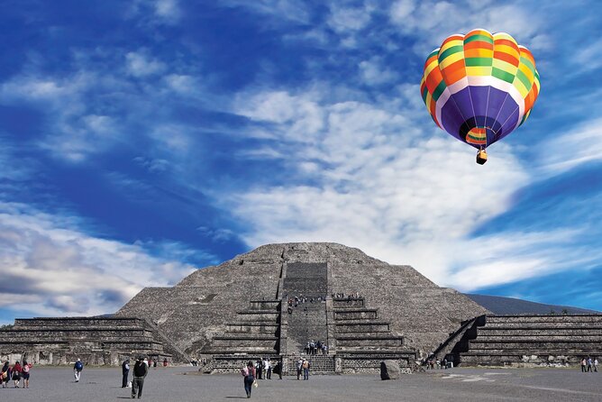 Sunrise HotAir Balloon Adventure Over Teotihuacan's Pyramids - Who will get the most from this morning