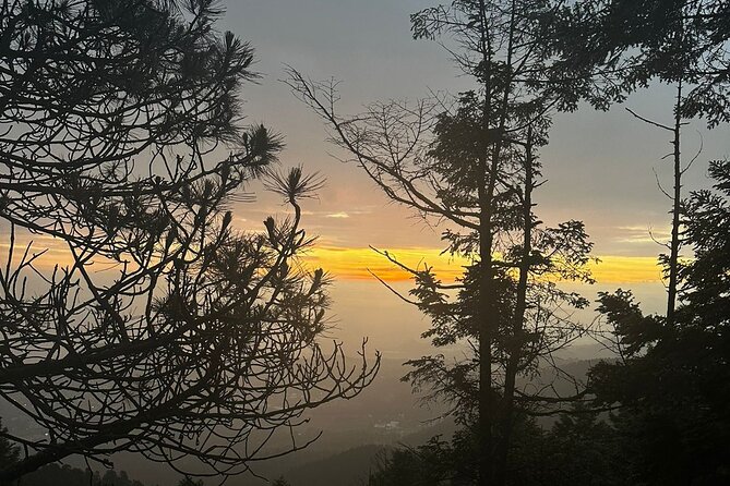 Sunrise in Las Alturas Hiking in El Pico del Aguila Tlalpan - Climbing through the dark toward Pico del Aguila