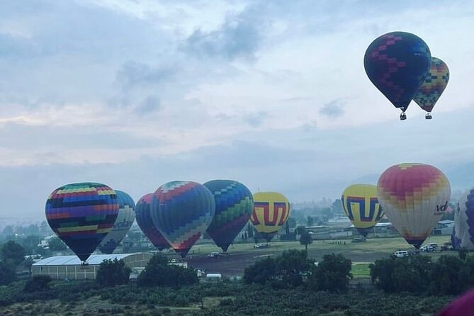 Teotihuacan balloon flight with cave breakfast and CDMX pickup - A sunrise over Teotihuacan worth the alarm