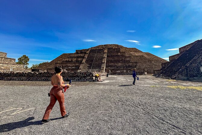 Teotihuacan Early Access Guided Tour with optional Lunch - Pyramids, murals, and the view down the avenue