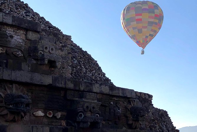 Teotihuacan Early Morning Tour: Avoid Crowds, & Expert Guide - Obsidian, textiles, agave, and mezcal