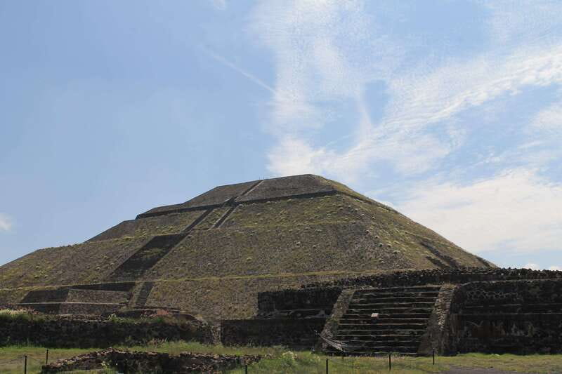 Teotihuacan from Mexico City with early access - Three hours among the Sun and Moon Pyramids
