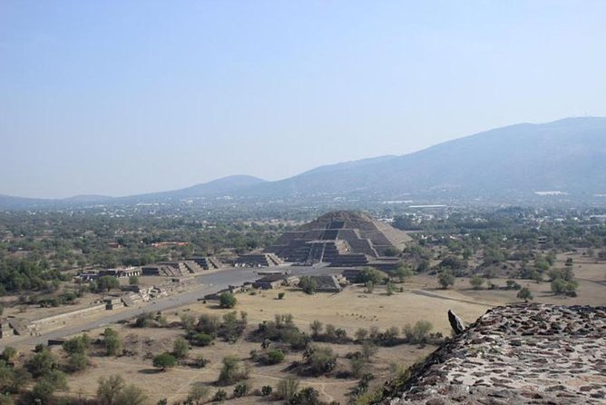 Teotihuacán Guided Tour - Entering through the priority-access gate
