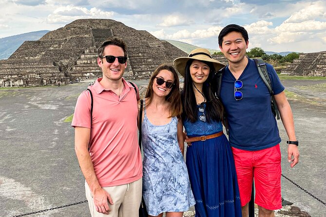 Teotihuacán Guided Tour - The pyramids, open spaces, and walking demands