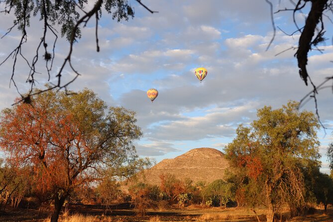 Teotihuacan Hot Air Balloon private or group tour - How the guides shape the day
