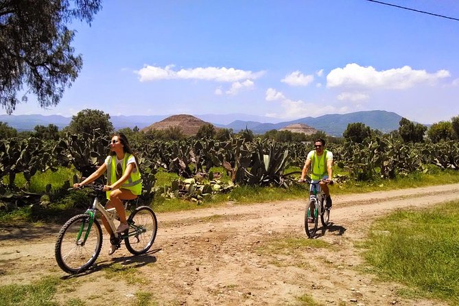 Teotihuacán plus Bike Tour - Cycling through San Martín de las Pirámides