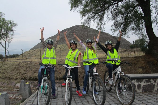 Teotihuacán plus Bike Tour - The cave observatory and the Teotihuacán worldview