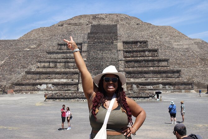 Teotihuacan Private Tour, Cave Breakfast and Transportation - Obsidian, quartz, and the question of shopping
