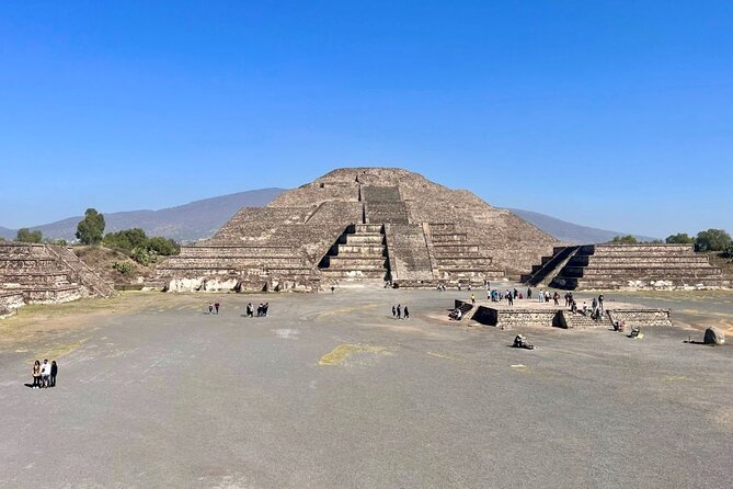 Teotihuacan: Pyramids, Caves & Culinary Experience - The museum and the Pyramid of the Sun
