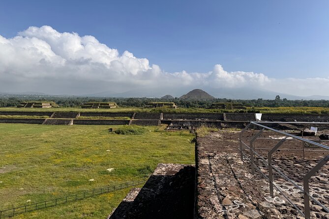 Teotihuacan: Pyramids, Caves & Culinary Experience - Quetzalcóatl and the Avenue of the Dead