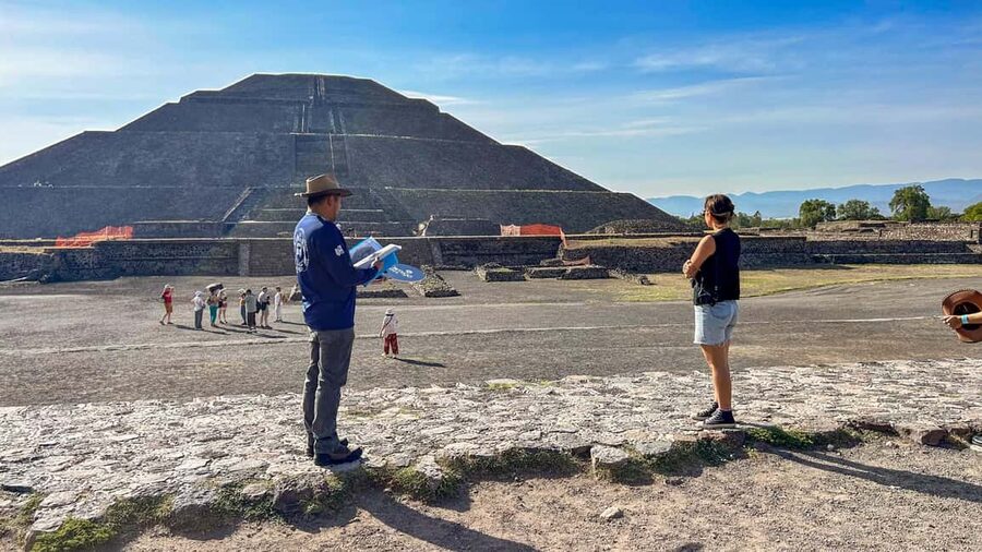 Teotihuacan Pyramids: Guided Tour with Entry Ticket Included - Meeting at Gate 1 without a morning scramble