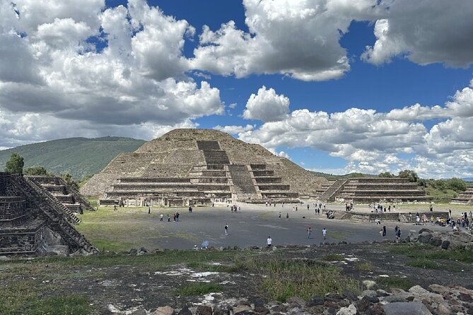Teotihuacan Pyramids Private Tour from Mexico City - Walking the Avenue of the Dead