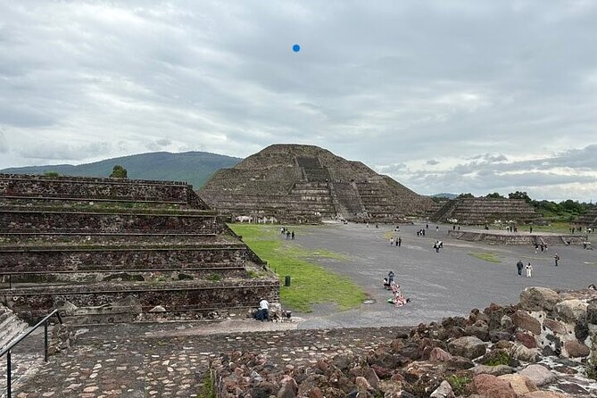 Teotihuacan Pyramids VIP Tour without Commercial Stops - Why the no-shopping format matters