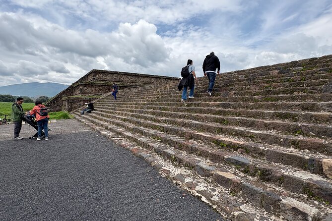 Teotihuacan Pyramids VIP Tour without Commercial Stops - Price and value at $59.61