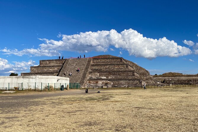 Teotihuacan Pyramids VIP Tour without Commercial Stops - Leaving Mexico City from five meeting points