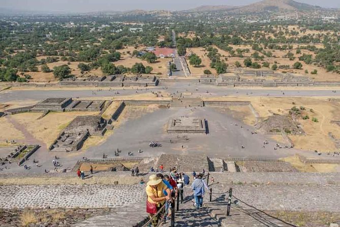Teotihuacan, Shrine of Guadalupe & Tlatelolco Day Tour - What the guides add to the experience