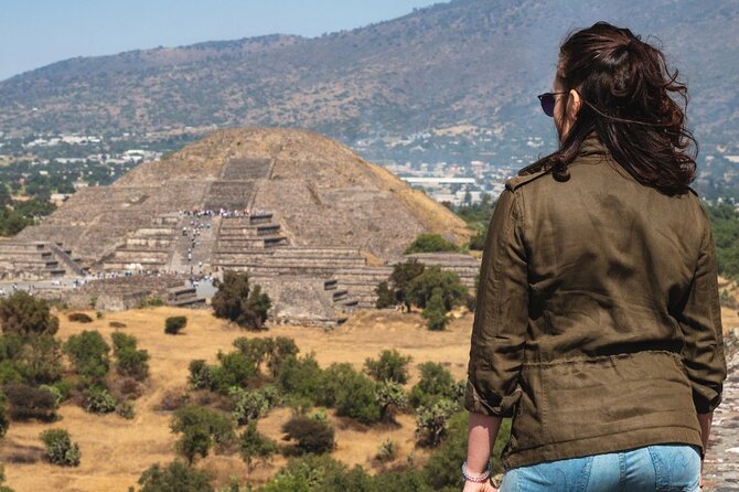 Teotihuacan, Shrine of Guadalupe & Tlatelolco - Lunch and the local liquor tasting