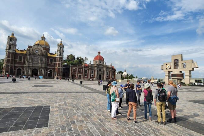 Teotihuacan: The myth of the gods + secret murals (New route) - Cochineal, plant pigments, and the artisan stop
