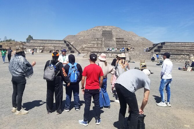 Teotihuacan Tour with Basilica of Guadalupe & Tlatelolco - Lunch at Restaurante Huehueteotl