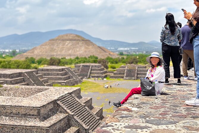 Teotihuacan without obligatory stops. No shops or restaurants. - A straight ride from Mexico City to the pyramids