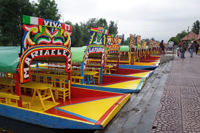The City Green Exploring the Urban Eco Reserve of Xochimilco - Small groups make the long day work