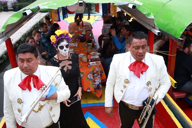 The real "Dia de muertos" tour in Mixquic + secret cemetery - Xochimilco canals, Catrina theater, and mariachi