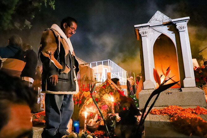 The real "Dia de muertos" tour in Mixquic + secret cemetery - Mixquic and the candlelit Alumbrada