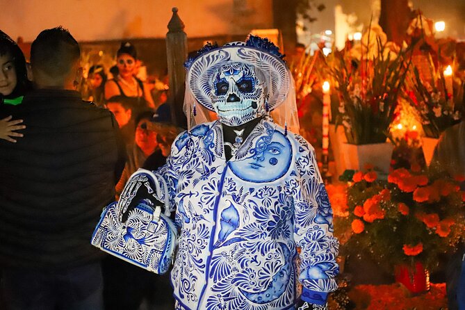 The real "Dia de muertos" tour in Mixquic + secret cemetery - What $328.38 includes, and what it does not
