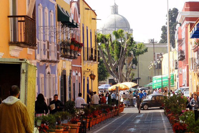Tour to Puebla and Cholula - The minibus and the road from Mexico City