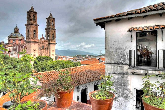 Tour to Taxco and Cuernavaca - A small group helps, but the language setup can matter