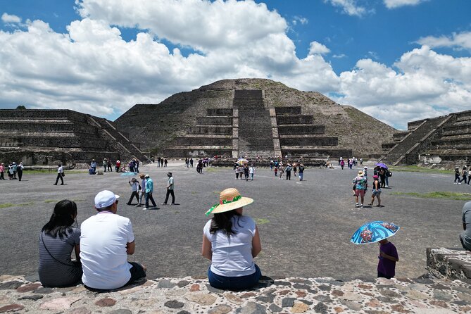 Tour to Teotihuacan with visit to ancient caves and CDMX transportation - Why the caves change the Teotihuacan day