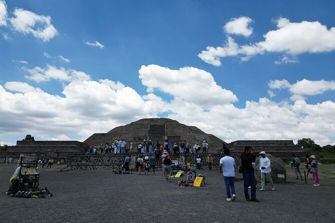 Tour to Teotihuacan with visit to ancient caves and CDMX transportation - Who will enjoy this experience most