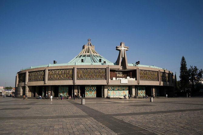 Tour to the Pyramids of Teotihuacán and Basilica of Guadalupe - Transport, Walking, and Timing