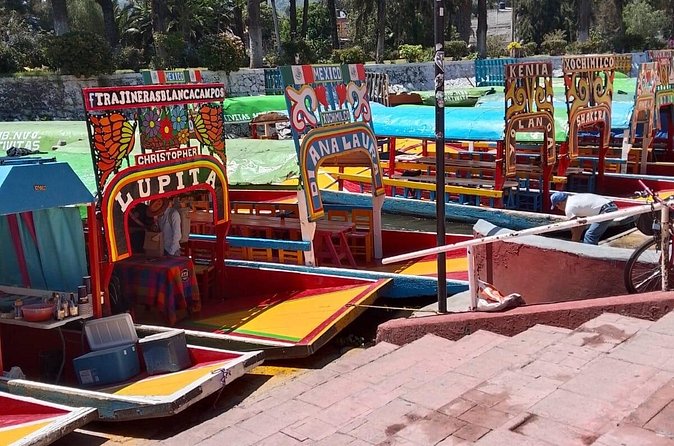 Tour to Xochimilco and Coyoacan and Frida Khalo - Coyoacán Market and the tight meal break
