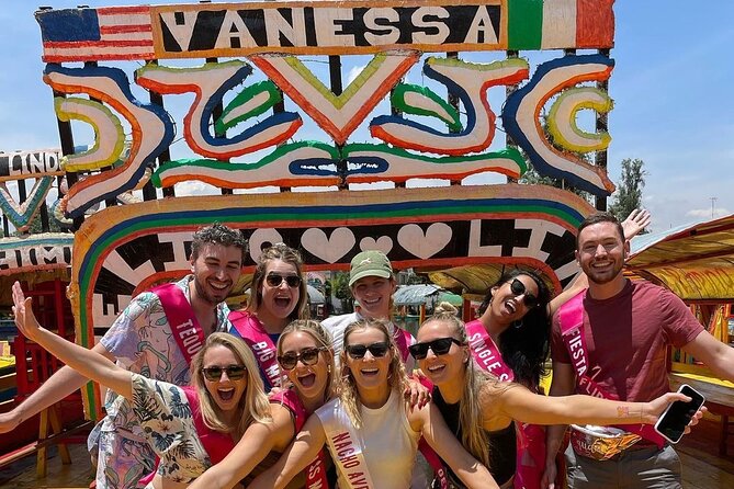 Trajinera ride in Xochimilco - What a Xochimilco trajinera ride is really like