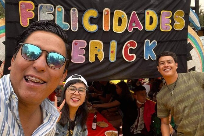 Trajinera ride in Xochimilco - Music, food and optional stops