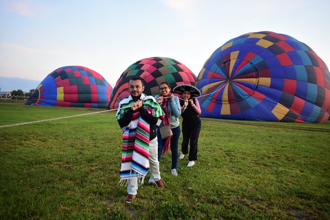 Transportation and Hot Air Balloon Flight Teotihuacán - Coffee and registration at the balloon center
