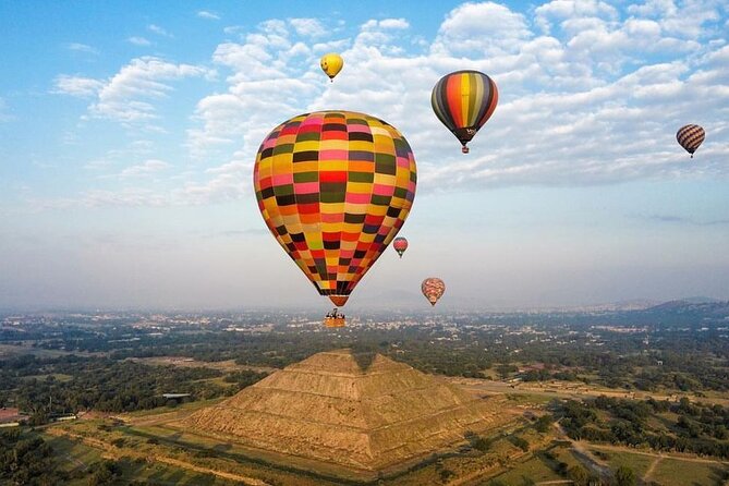 Unforgettable Balloon Flight + Tour of Teotihuacan - A sunrise flight over the City of the Gods