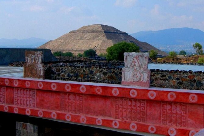 Unforgettable Balloon Flight + Tour of Teotihuacan - Obsidian, maguey, and the Xoloitzcuintle