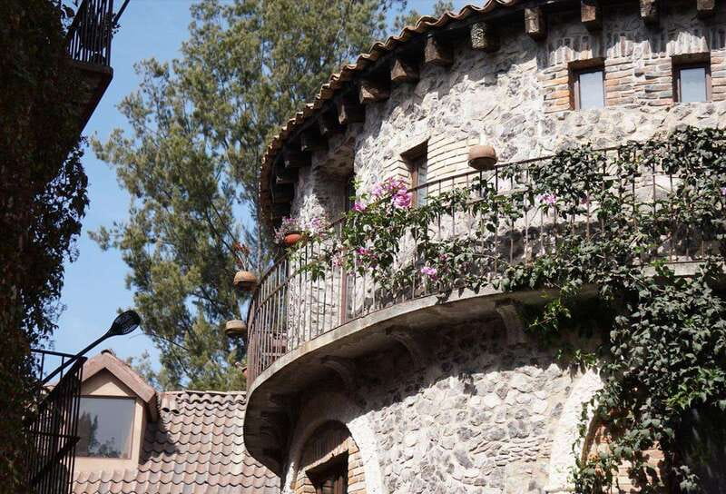 Val´quirico And The City of Angels Puebla From Mexico City - Val’Quirico’s faux-medieval setting