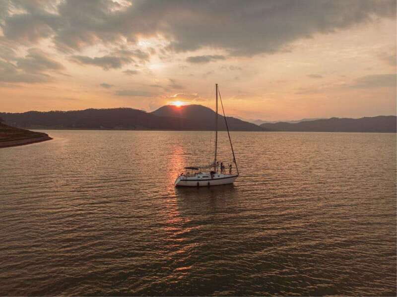 Valle de Bravo: Velero - A Private Boat That Works Best for Small Groups