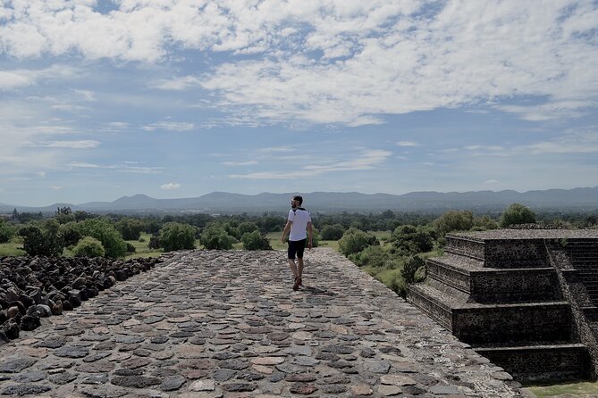 VIP Teotihuacan & Guadalupe Shrine Tour: A Journey Through Time - The optional hot-air-balloon flight