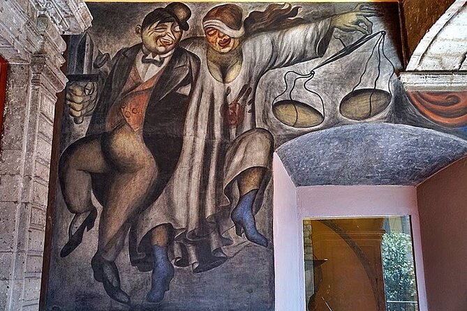 Walking Tour - Impressive murals in Historical Center of Mexico City - What the guides add