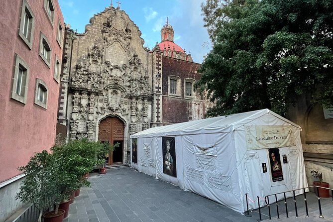 Walking Tour in Mexico City for Exploring their Cultural Heritage - The guides make the difference