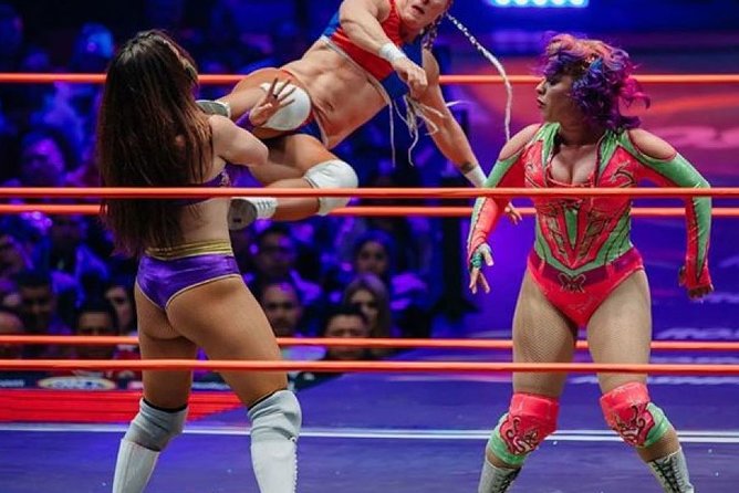 Wrestling show and a Mexican dinner - What a private guide changes