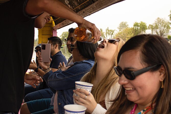 Xochimilco BOAT LIGHT PARTY WITH 1 DRINK AND 4 TAQUITOES + 18 - Who will enjoy this boat party most