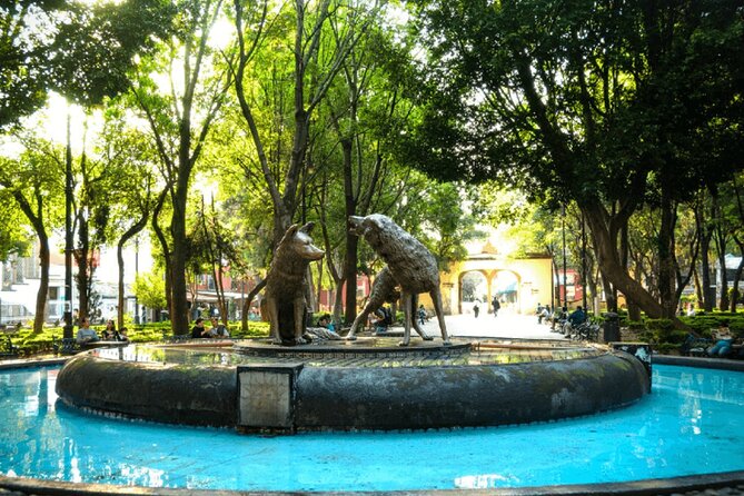 Xochimilco, Casa de Frida Kahlo, Coyoacán and UNAM - The Blue House: an exterior stop only